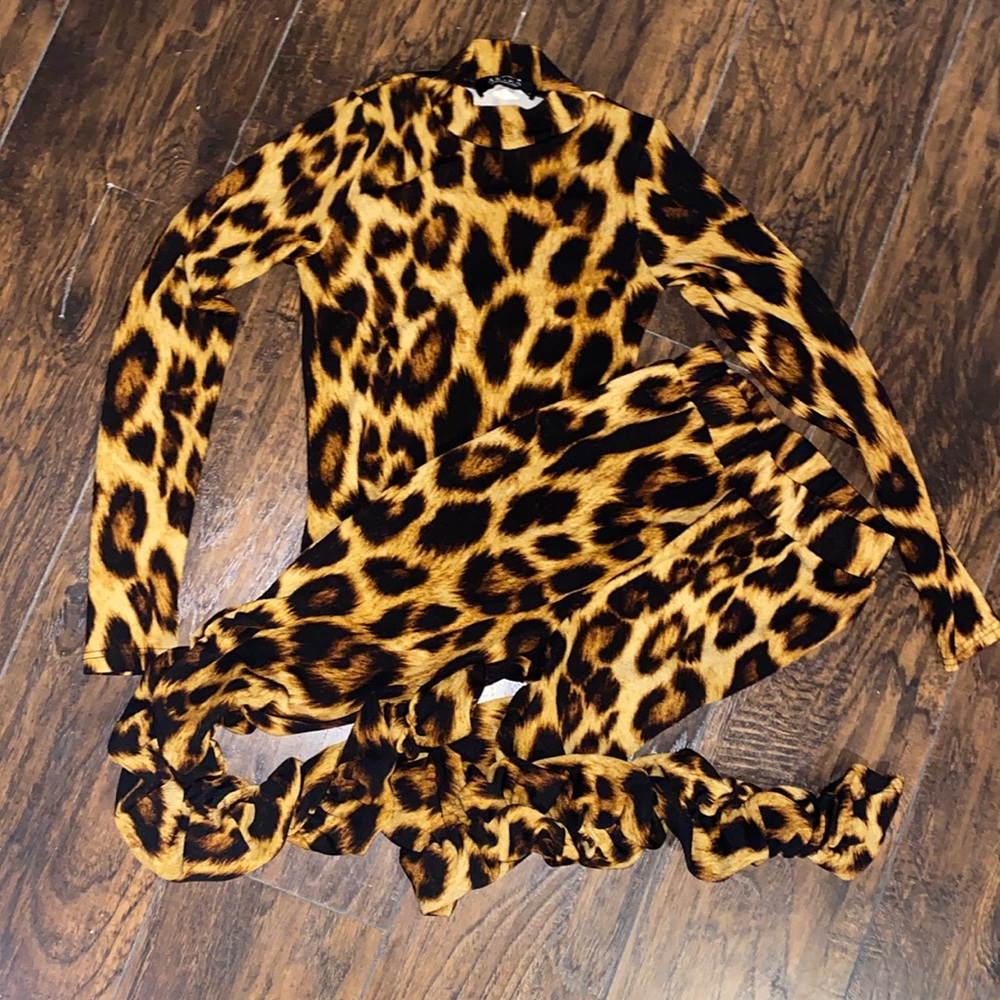 Two-piece set